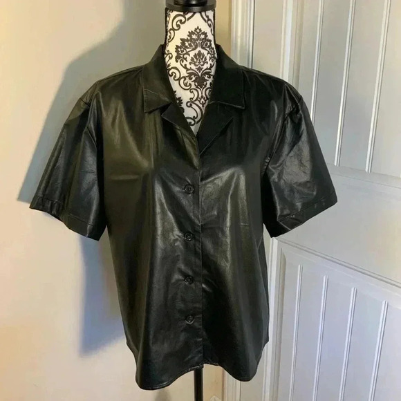Banana Republic Vegan Leather Shirt NWT - Picture 5 of 12